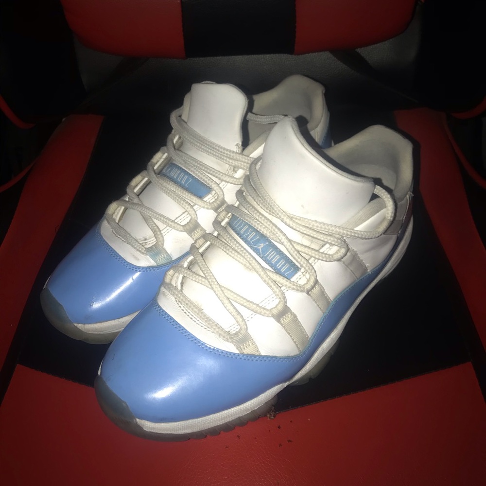 Jordan 11 university blue